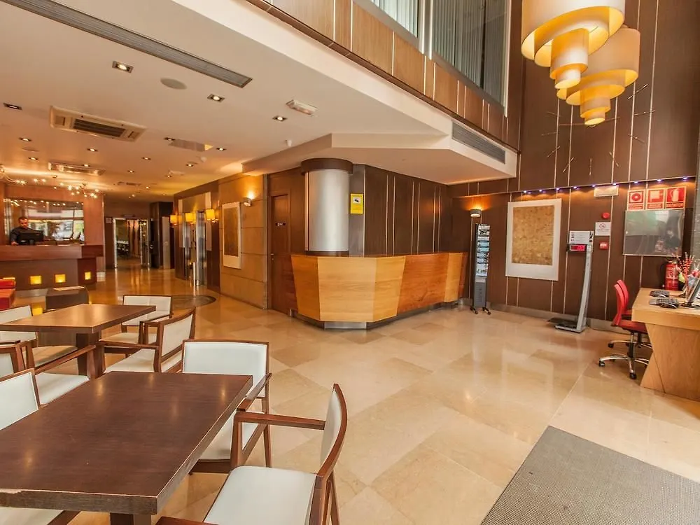 Evenia Rocafort Barcellona 3*,