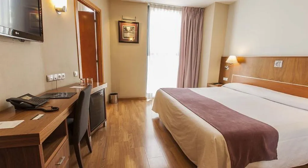 Evenia Rocafort Barcelona 3*,