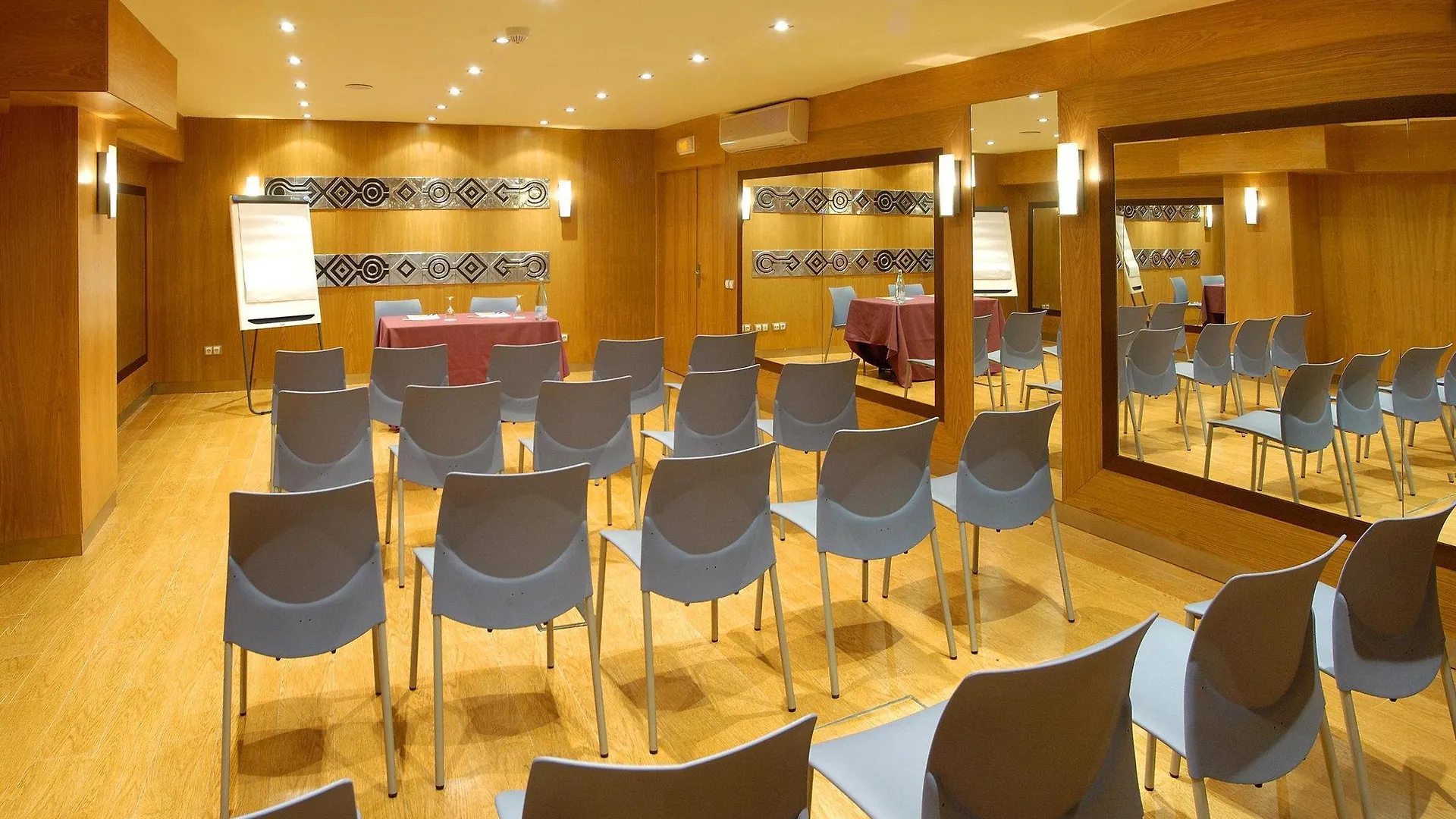 *** Hotel Evenia Rocafort Barcelona Spain