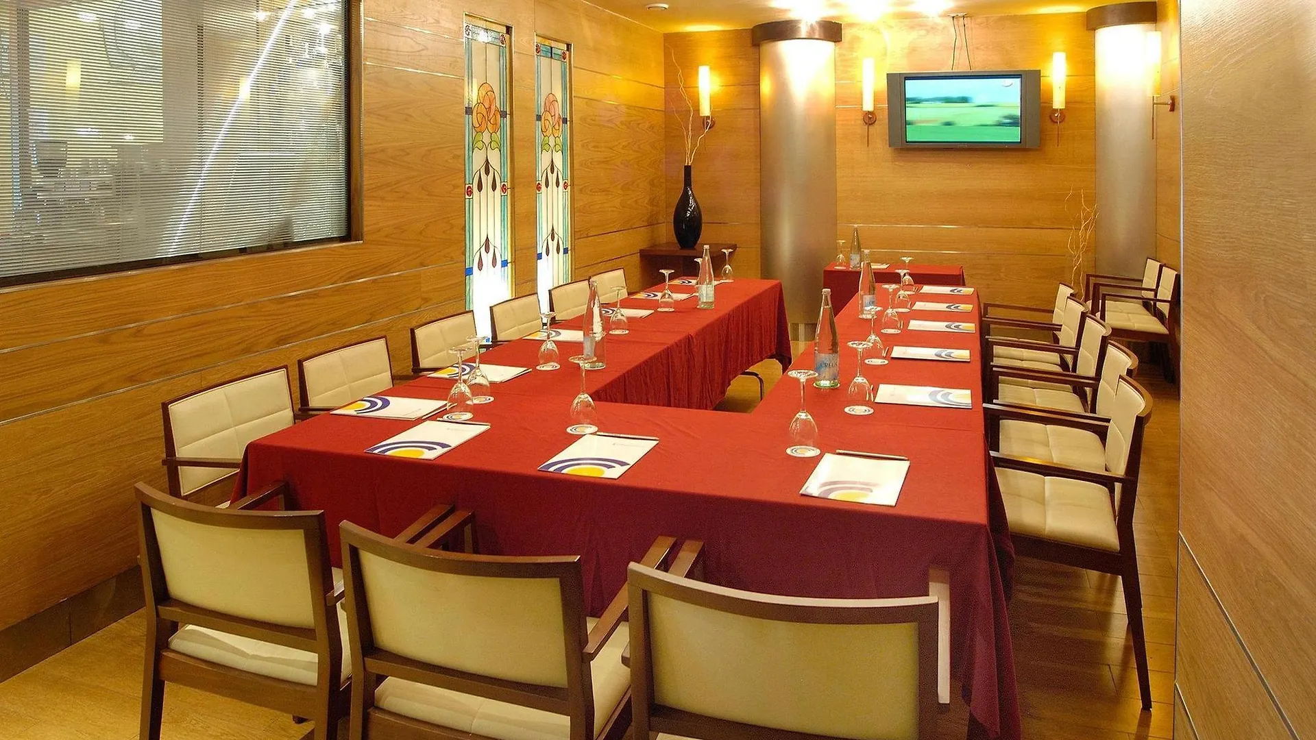 Evenia Rocafort Barcelona 3*,