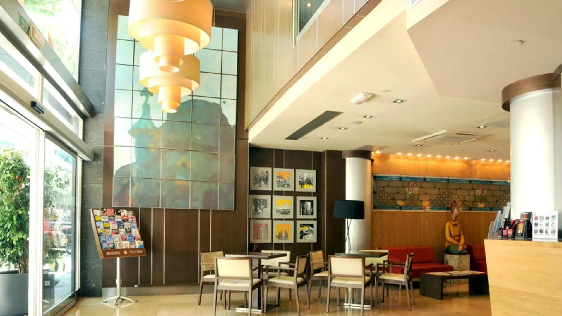*** Hotel Evenia Rocafort Barcelona Spain