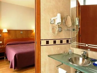 Evenia Rocafort Barcelona 3*,